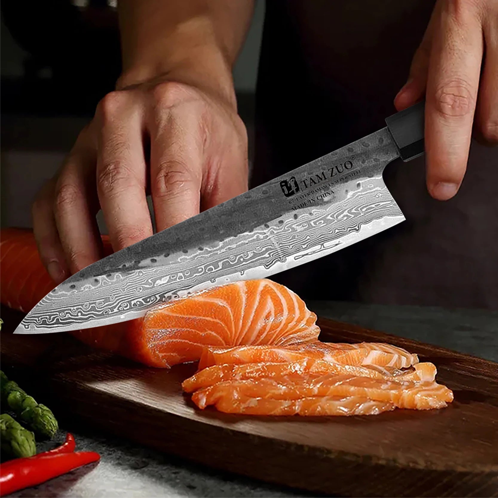 Japanese Professional Chef Knife Damascus Steel Kitchen Slicing Knife Wooden-handled Meat Cutter and Boning Knife with Gift Box